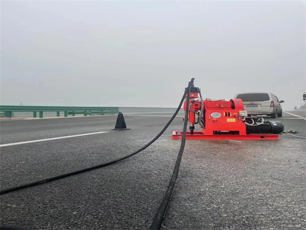 畅好乡马路路基路面开裂下沉注浆加固灌浆